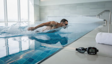 Pourquoi privilégier la nage à contre-courant dans une piscine 4 découvrez les bienfaits de la nage à contre-courant dans une piscine, une méthode efficace pour améliorer votre endurance, renforcer vos muscles et optimiser vos séances de natation.