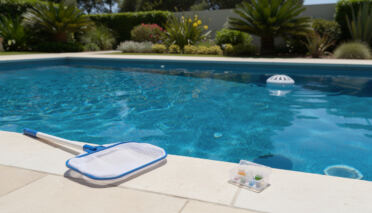 Les astuces pour garder une eau de piscine limpide durablement 4 découvrez les meilleures astuces pour garder une eau de piscine limpide et saine durablement, avec des conseils simples et efficaces pour un entretien facile.